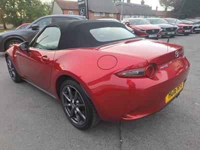 Mazda MX-5 Photo 15
