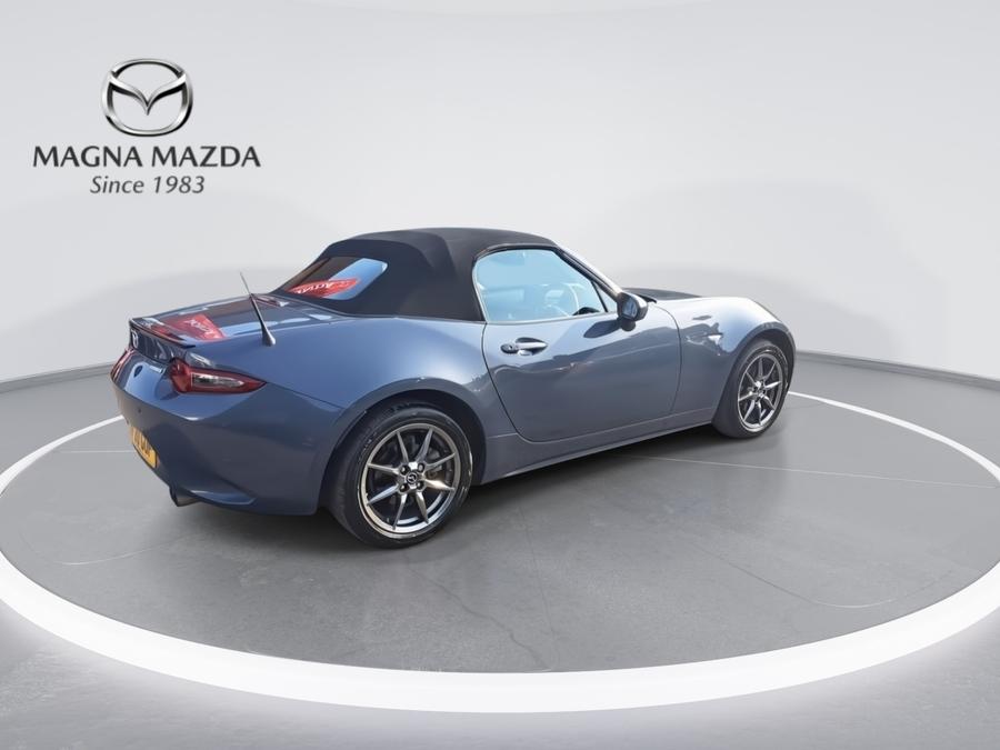 Mazda MX-5 Photo spincar-3aaae1983c618737e8fa7ba53b18590ce824cbf0.jpg