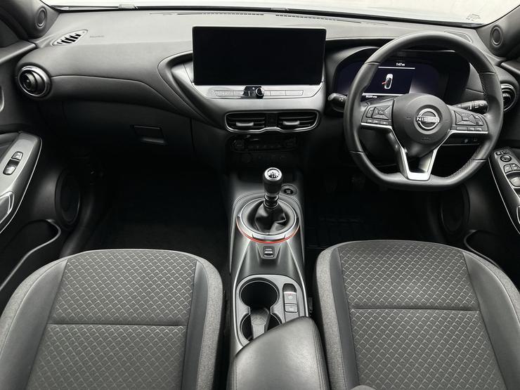 Nissan JUKE Photo spincar-3d92d04a5e6e2b1718edda659158cd4ef343a1df.jpg