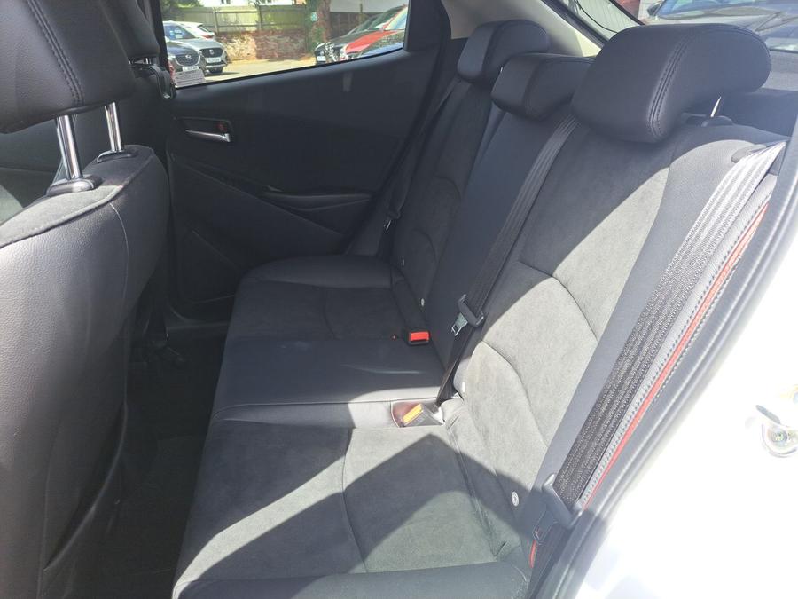Mazda Mazda2 Photo spincar-3e0c07725347362685d9a115a48dc92f64e89eb3.jpg