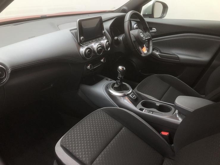 Nissan JUKE Photo spincar-3fca9e086783f27a704f6109d457f45fbde6dc3e.jpg