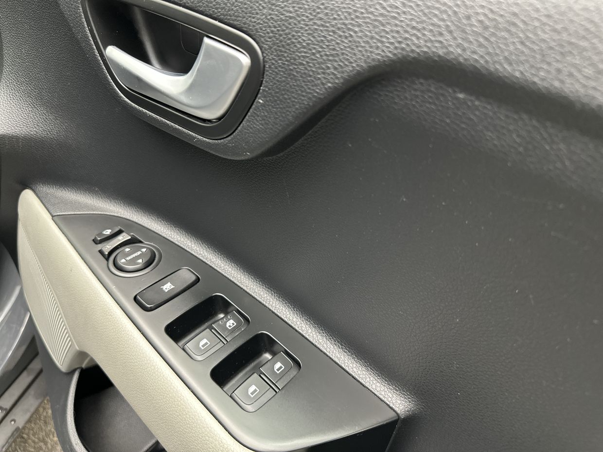 Kia STONIC Photo 17