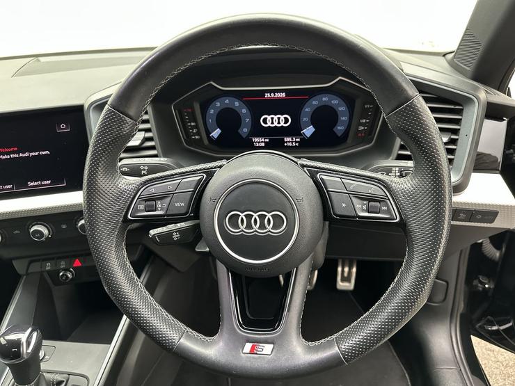 Audi A1 Photo spincar-439f536f173b3bc5618955b435306260e59a5c72.jpg