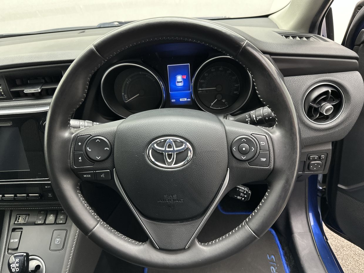 Toyota Auris Photo 13