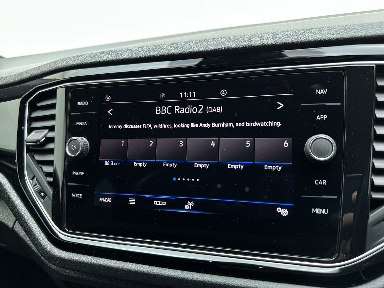 Volkswagen T-Roc Photo 11