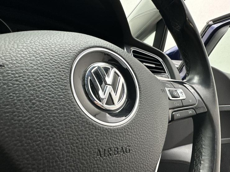 Volkswagen GOLF Photo spincar-483218fae884347df0e7472179d43e86c9387706.jpg