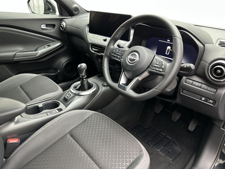 Nissan JUKE Photo spincar-488c9958167883e820d7cc79ad0af113ac6ac29b.jpg