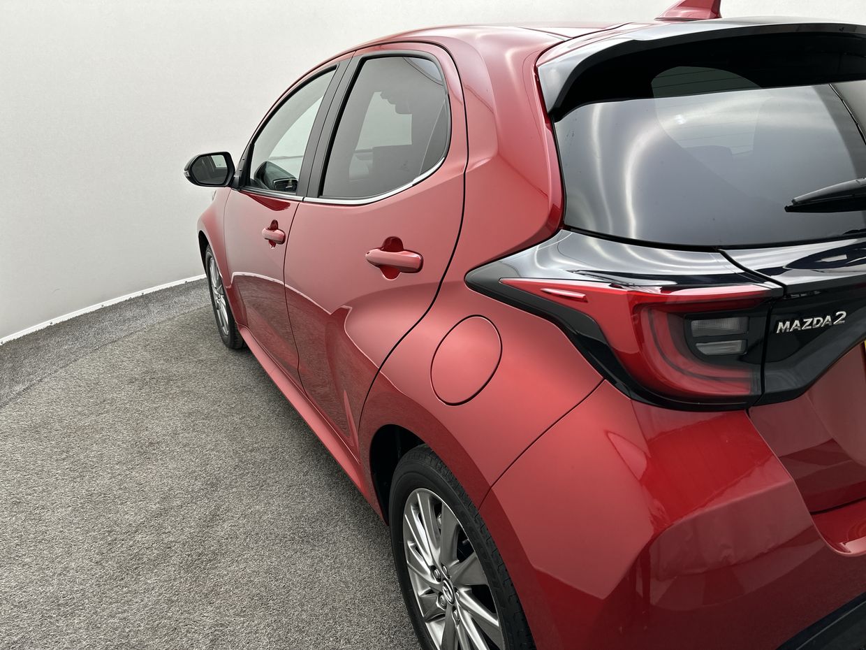 Mazda 2 Hybrid Photo 23