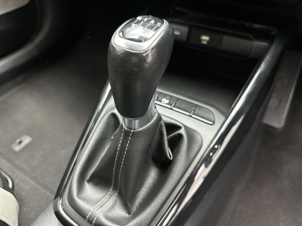 Kia STONIC Photo 25