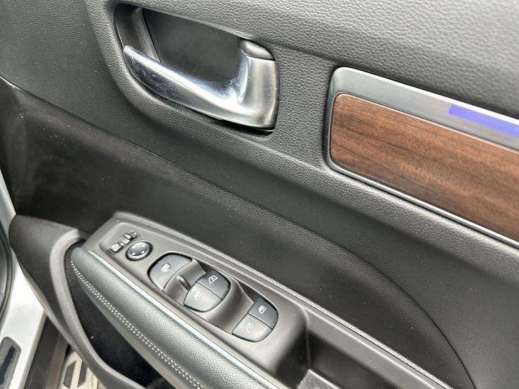 Renault Koleos Photo spincar-4b8745bc884dafa5939d8545096dbde9b77db508.jpg