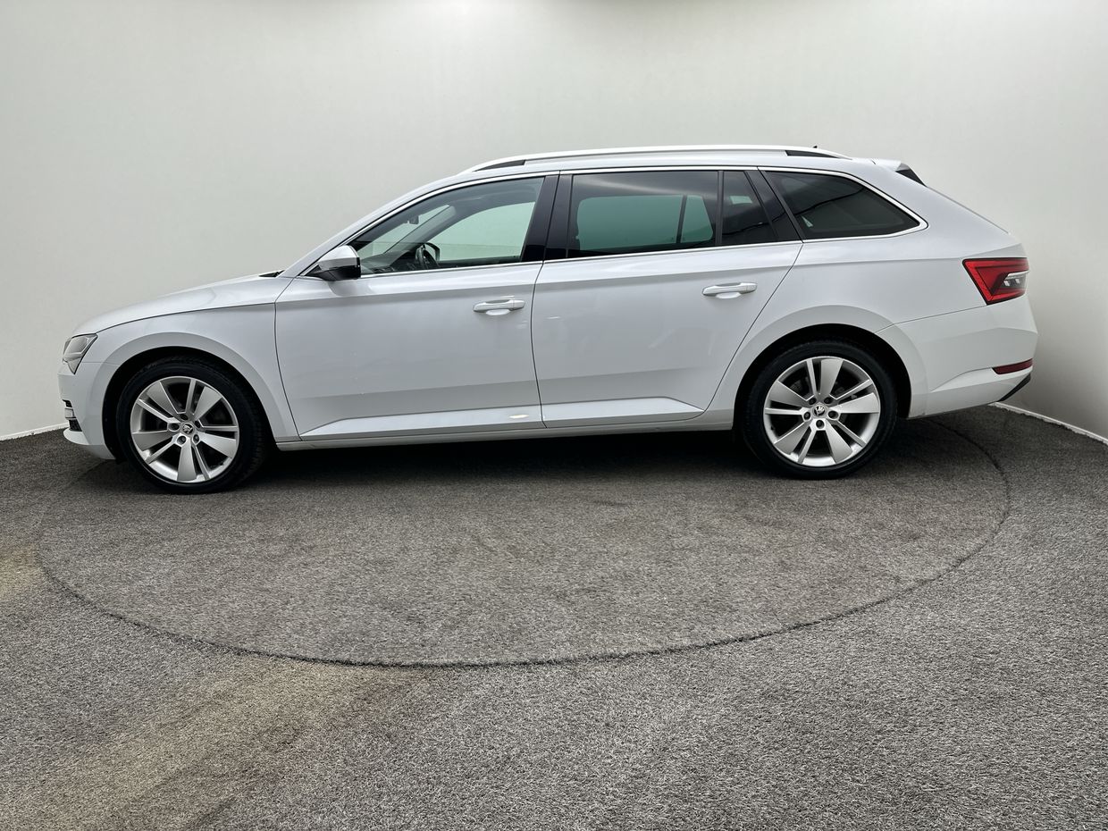 Skoda SUPERB Photo 4