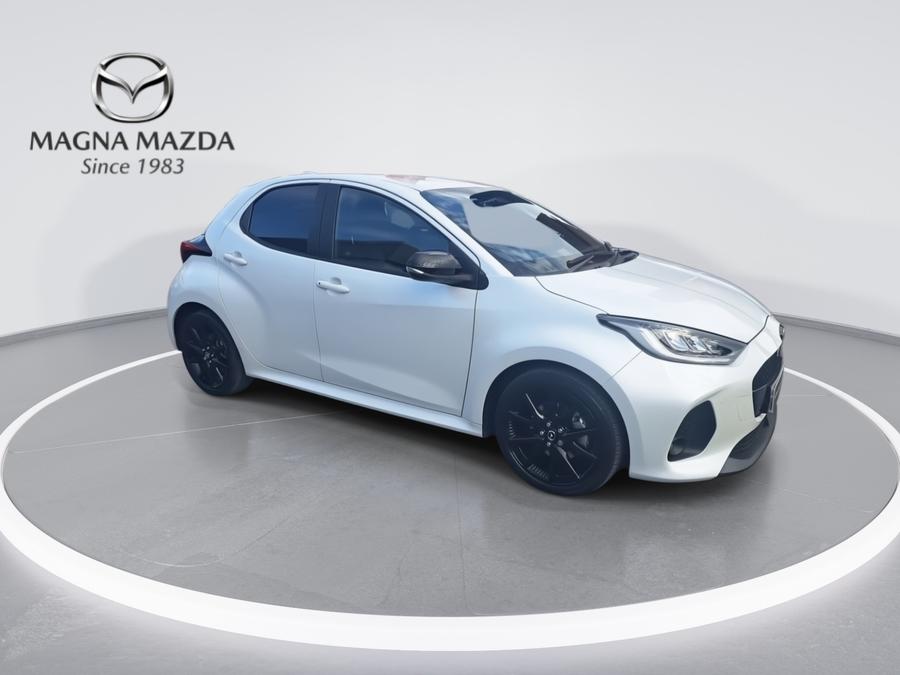 Mazda Mazda2 HYBRID Photo spincar-4d1da9146d70323a75ebe54fc2b052330811e64d.jpg