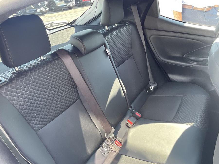Mazda Mazda2 HYBRID Photo spincar-4f077364422fb2d8663fb3eb86a4f99057cc1591.jpg