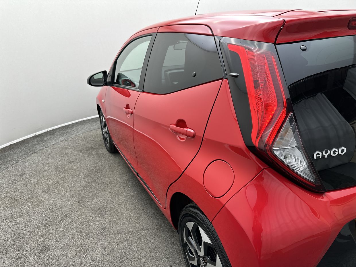 Toyota AYGO Photo 22