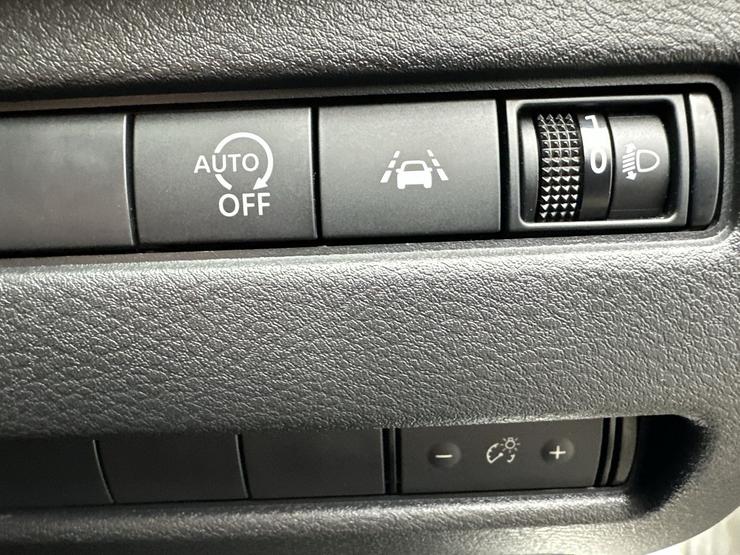 Nissan QASHQAI Photo spincar-4f5350c688b9d451cb64bc4dee94765a93a4d057.jpg