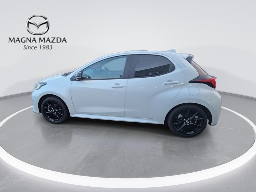 Mazda Mazda2 HYBRID Photo spincar-4fef7e9ff20c97a27006b2be489ecca43674fd5f.jpg
