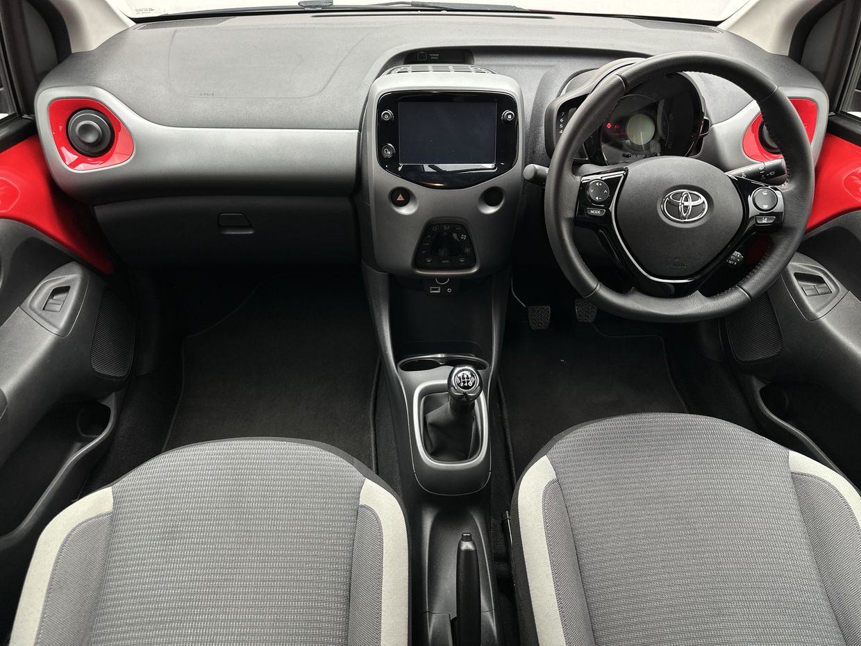 Toyota AYGO Photo 14