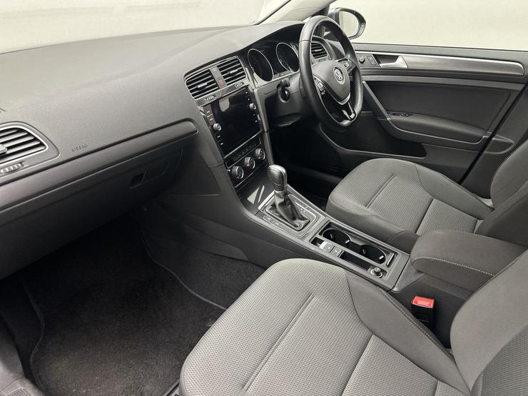 Volkswagen GOLF Photo spincar-5596b1a9b9d6942bc175f64f53a0c3cf889ff921.jpg