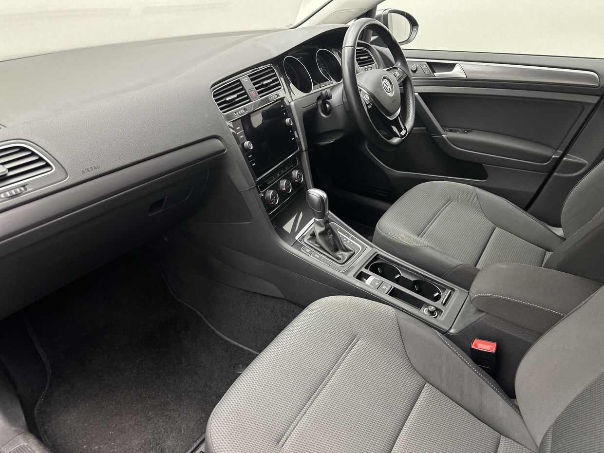 Volkswagen GOLF Photo 19