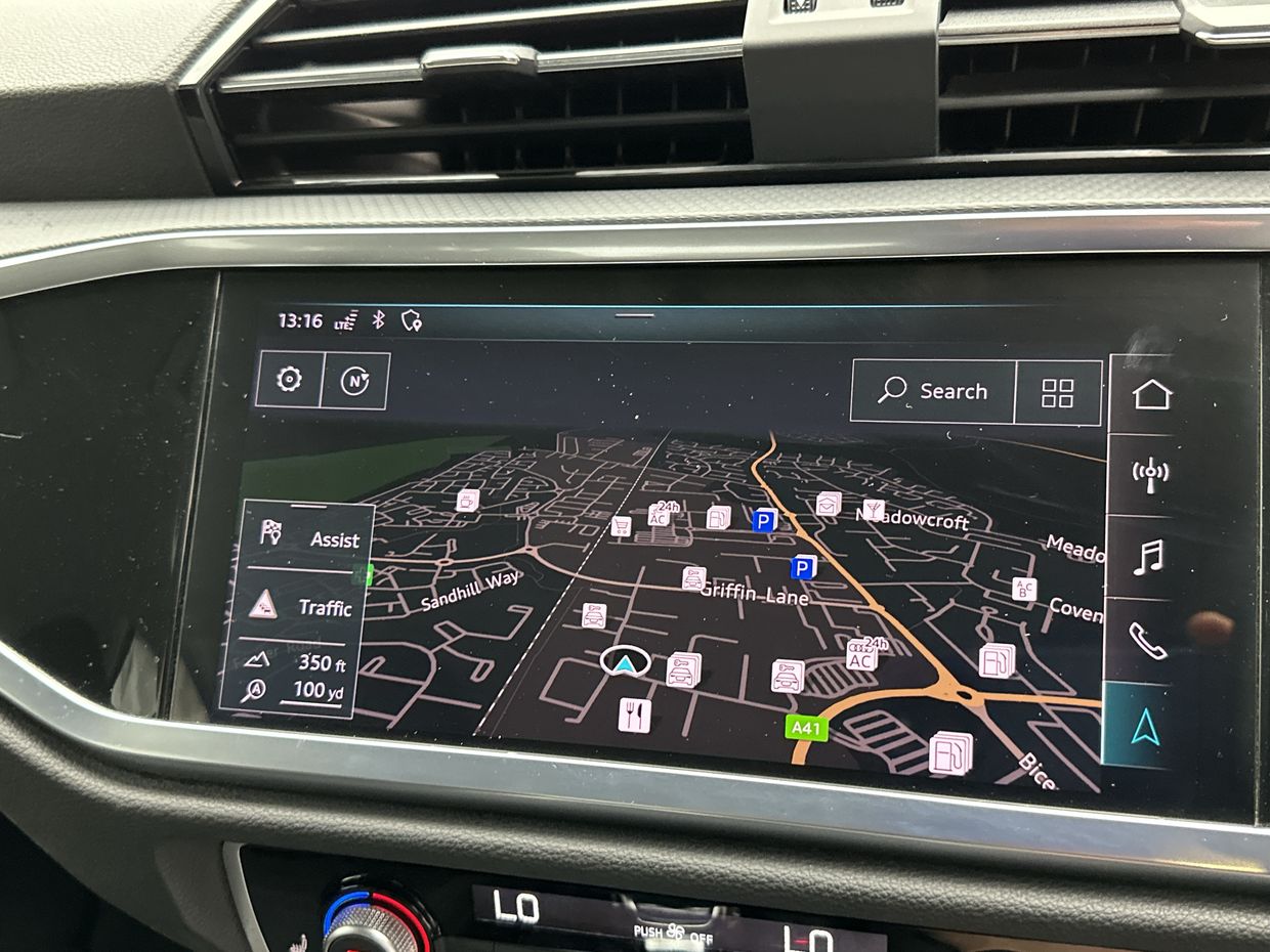 Audi Q3 Photo 10