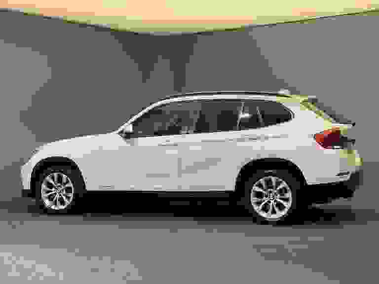 BMW X1 Photo spincar-57888c7693b1c17573d1ab661fbdf255c29ad03d.jpg