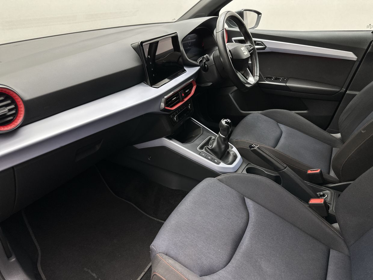 SEAT ARONA Photo 18