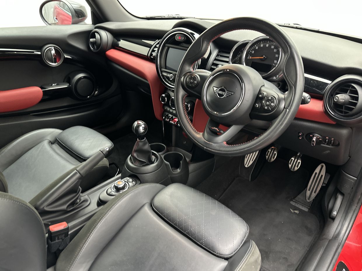 MINI Cooper Photo 15