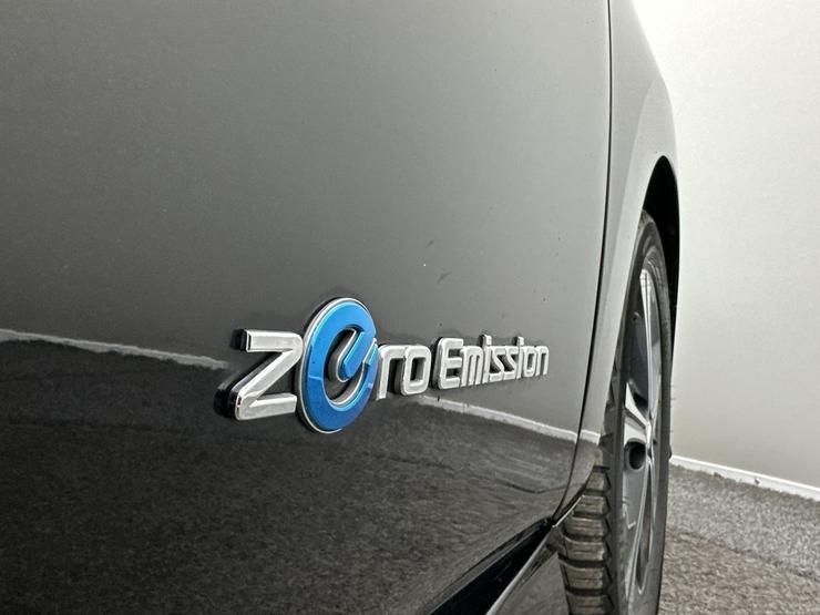 Nissan LEAF Photo spincar-58d9f5de62f47e1304ef68720e5403f294a69dd1.jpg