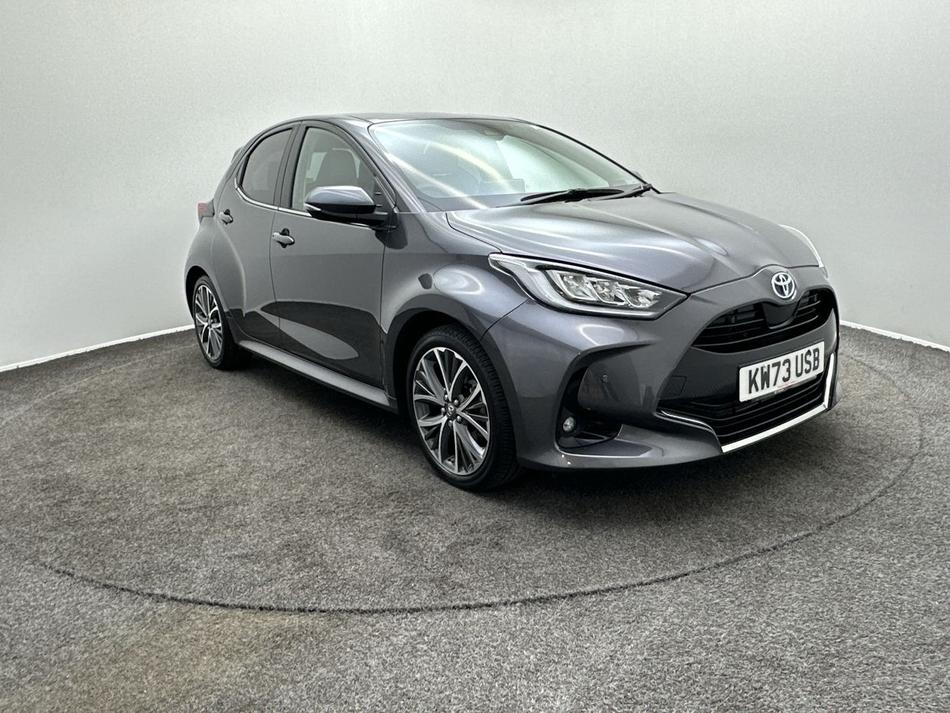 Used Toyota Yaris KW73USB 1