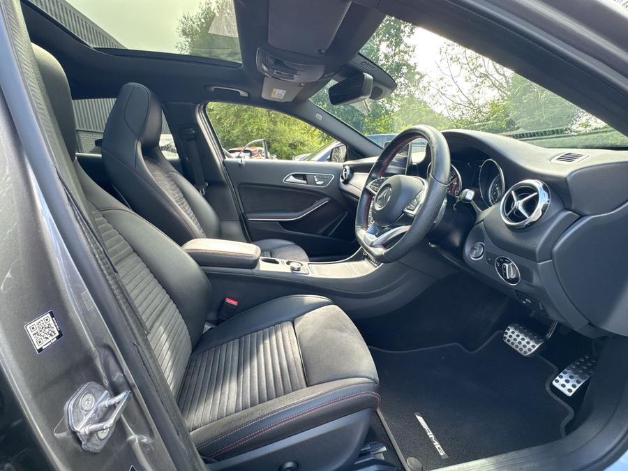 Mercedes-Benz GLA Photo spincar-594b1100fae6b3b7a03cff97ef51749af99668b0.jpg