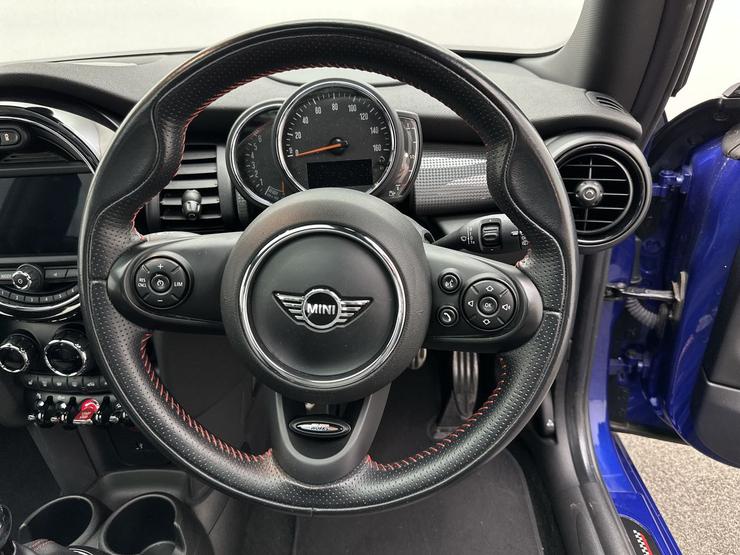 MINI Cooper Photo spincar-595abc49fc23331e28dbe38a7e7ffb9a8c1a78fa.jpg