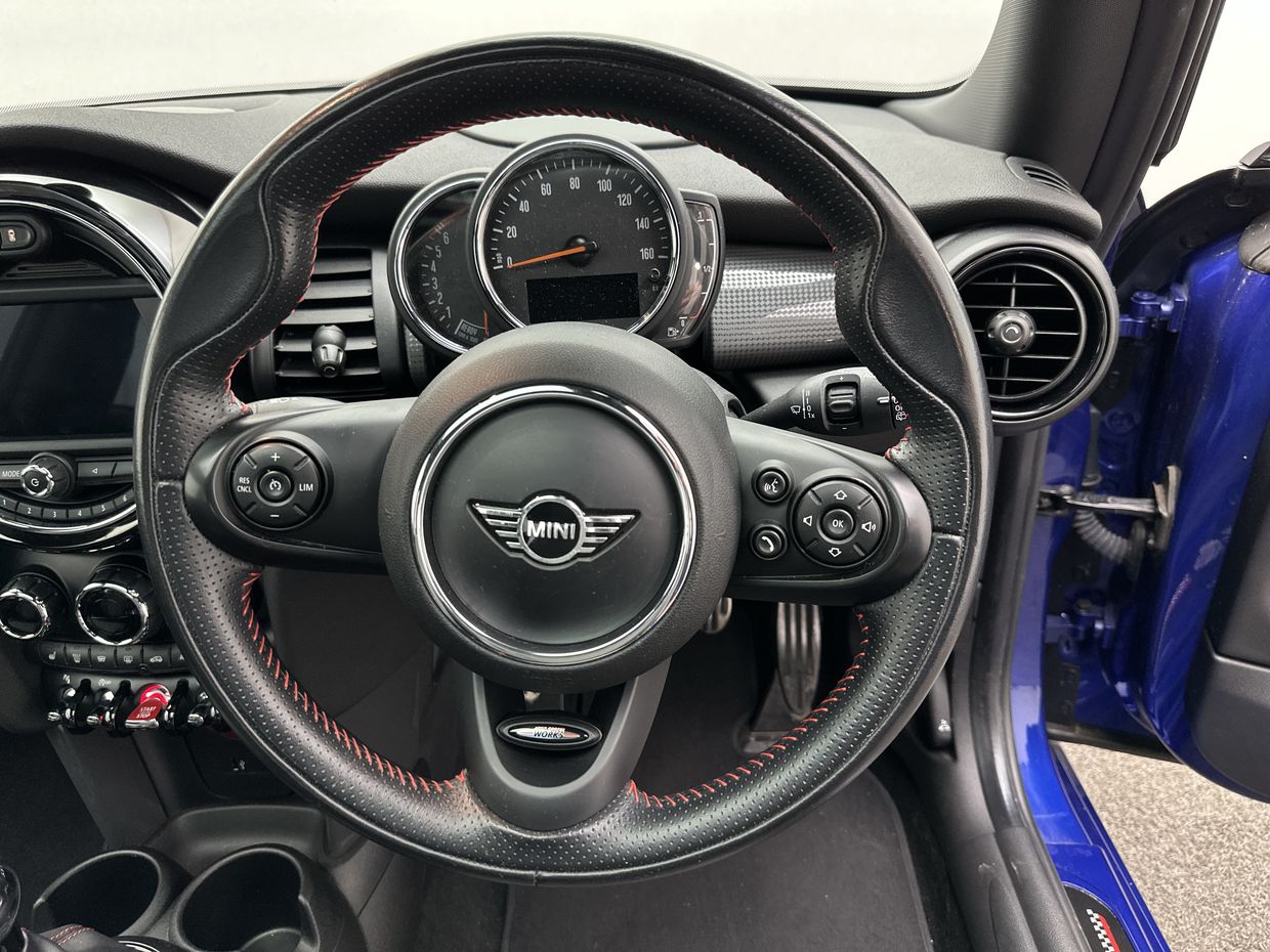 MINI Cooper Photo 14