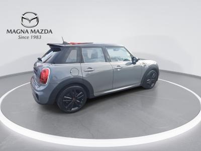 MINI Hatch Photo 9