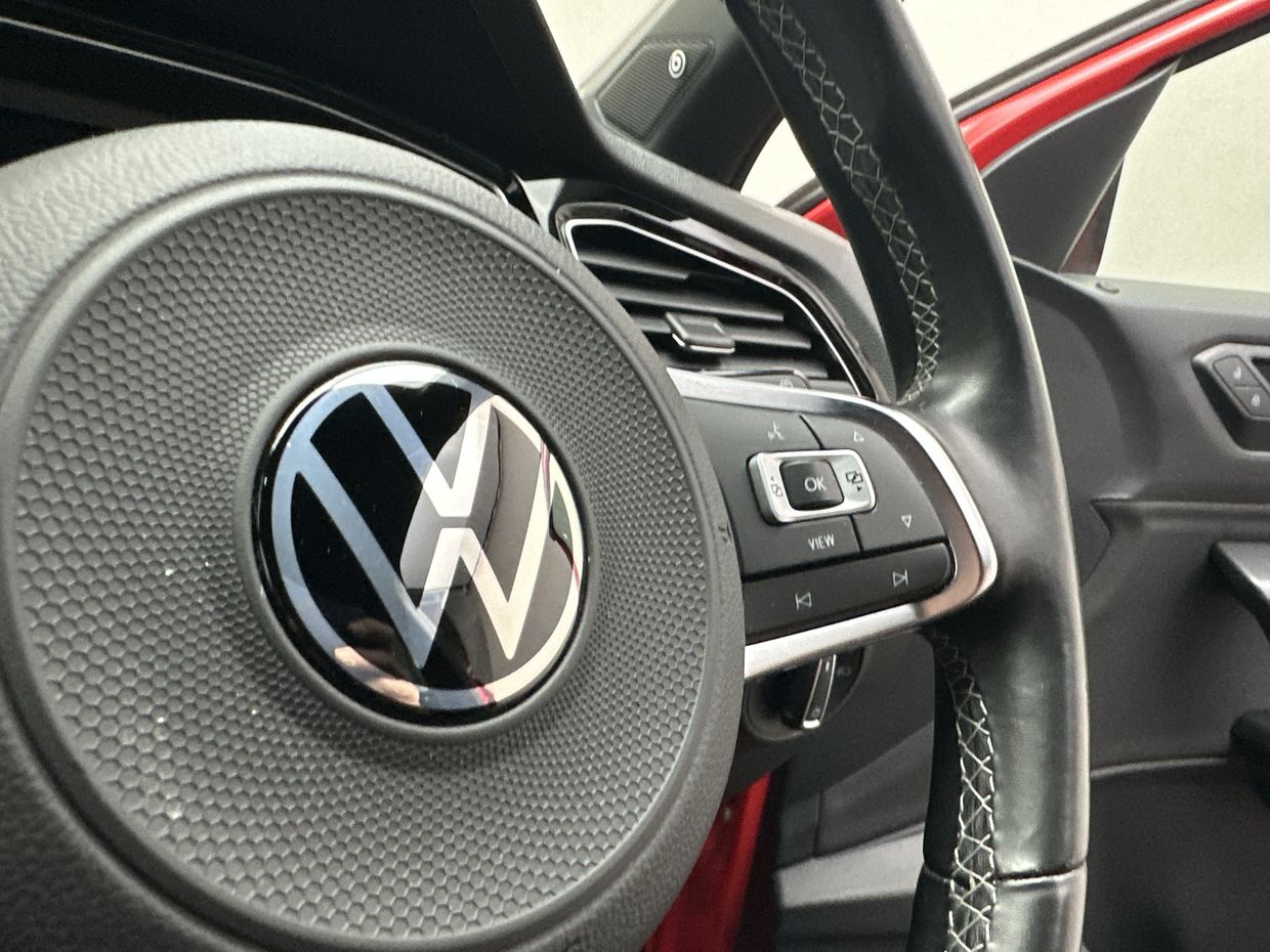Volkswagen T-Roc Photo 24