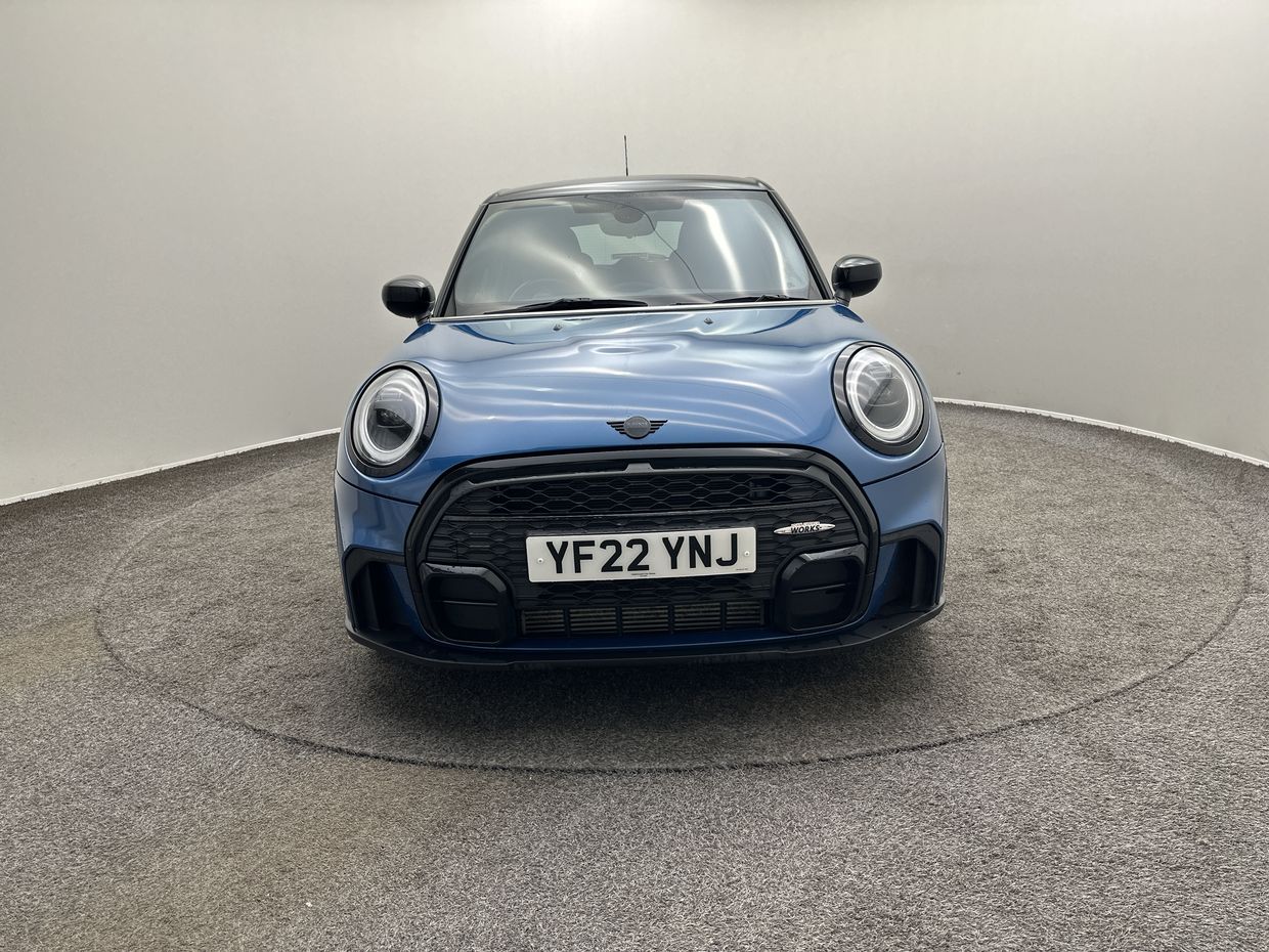 MINI HATCHBACK Photo 2