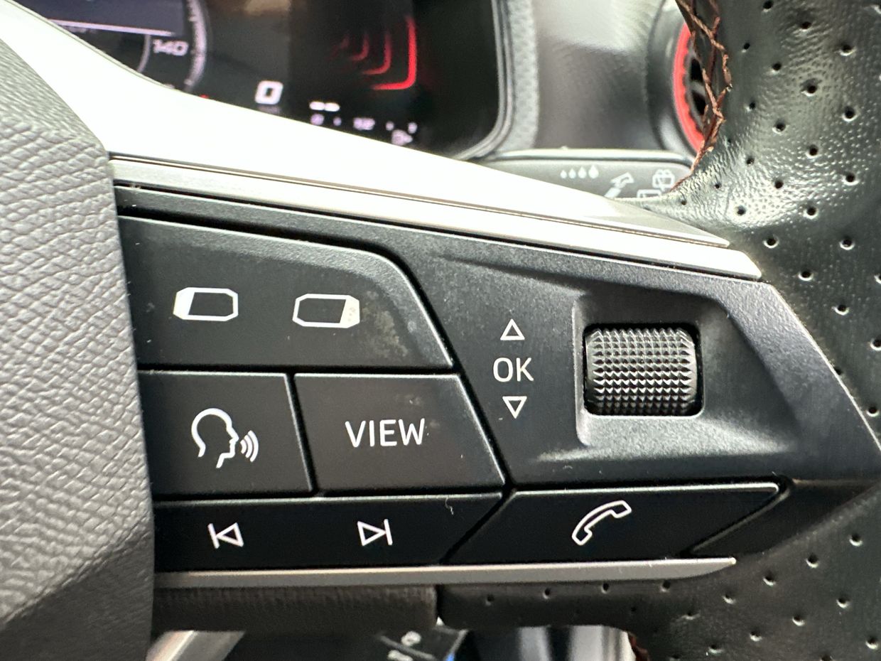 SEAT ARONA Photo 11