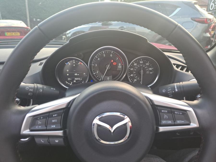 Mazda MX-5 RF Photo spincar-5e481a8125fb8780c2d15cf542434bb81db9bd1a.jpg