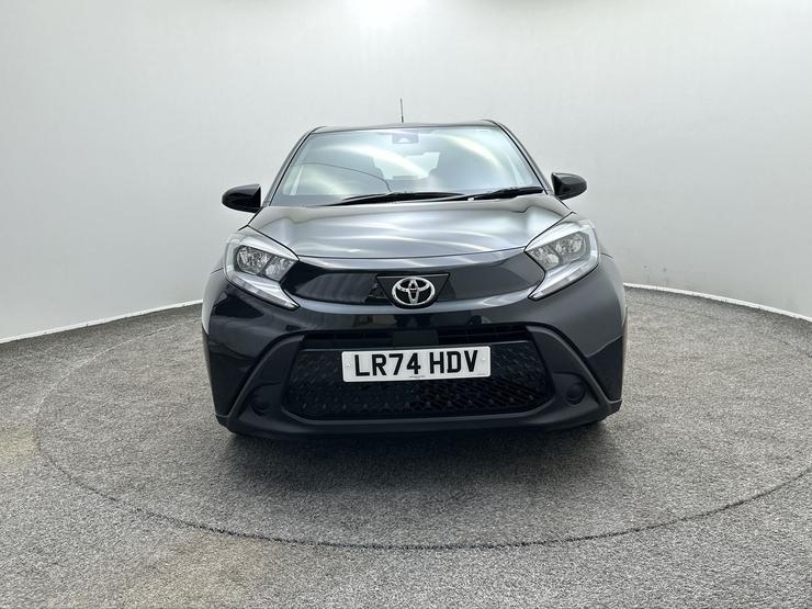 Toyota AYGO X Photo spincar-5e77c69e3e868df47d7f34bc1ce884ea3fea2f80.jpg