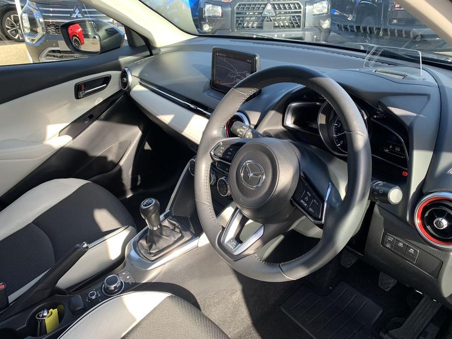 Mazda Mazda2 Photo spincar-5e9e6eecfc345c8351caa2eadeab75d3c19cb22a.jpg