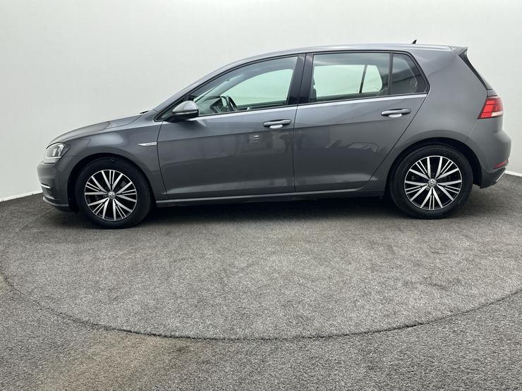 Volkswagen GOLF Photo spincar-64e48f7138b855632736b03ddc2d0a06885324d3.jpg
