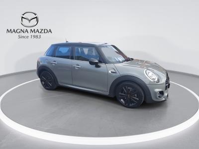 MINI Hatch Photo 11