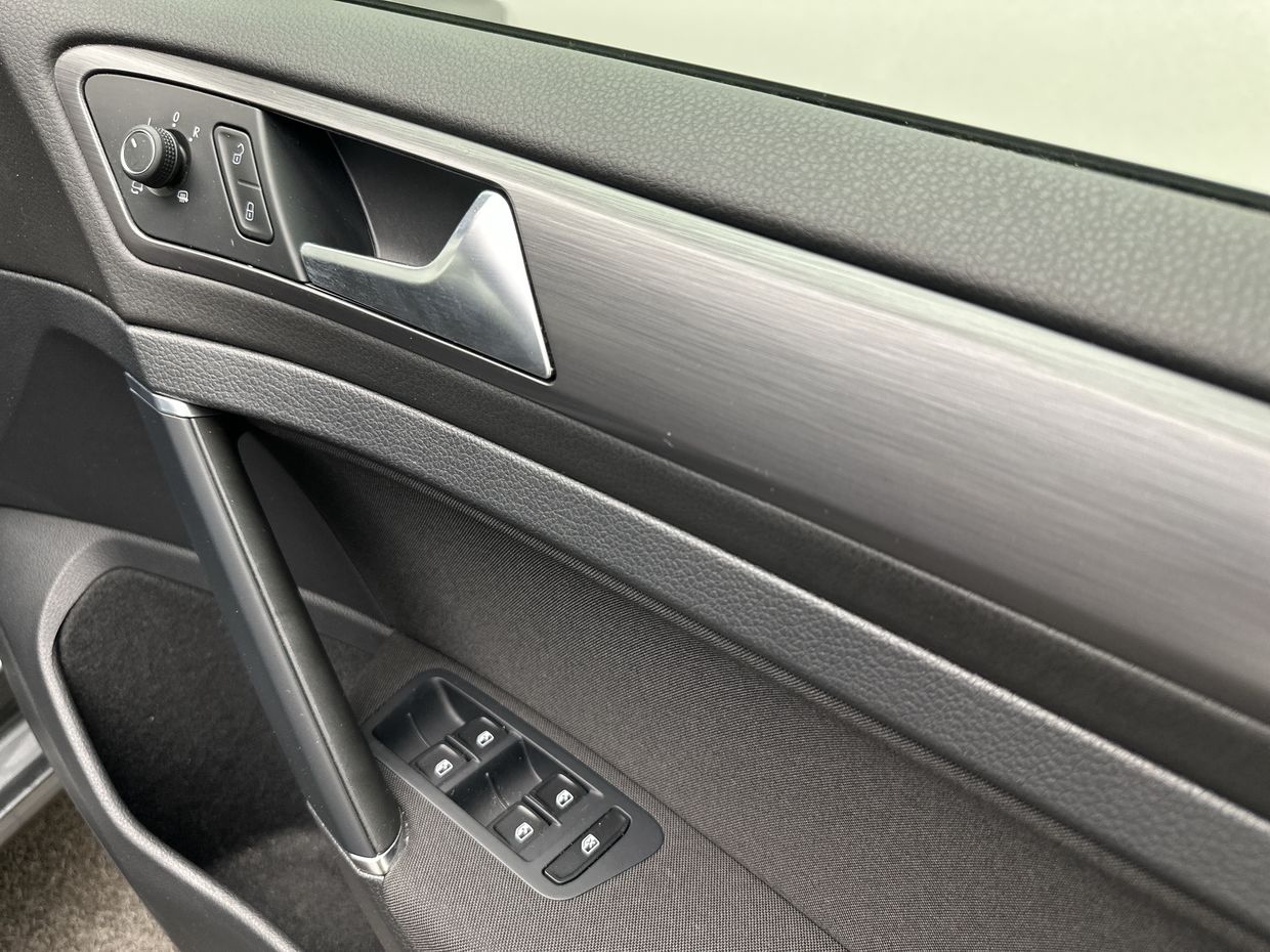 Volkswagen GOLF Photo 17
