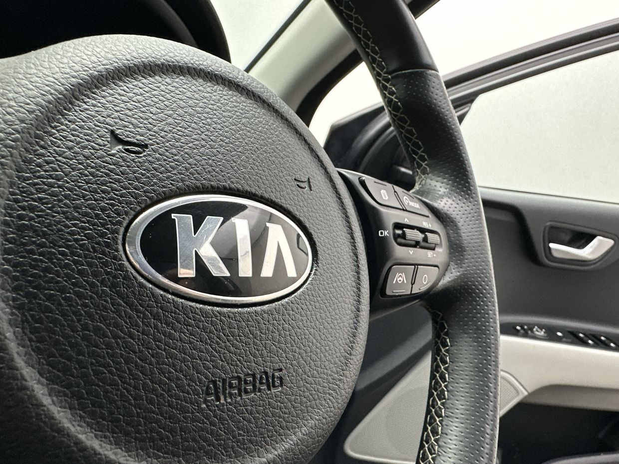 Kia STONIC Photo 28