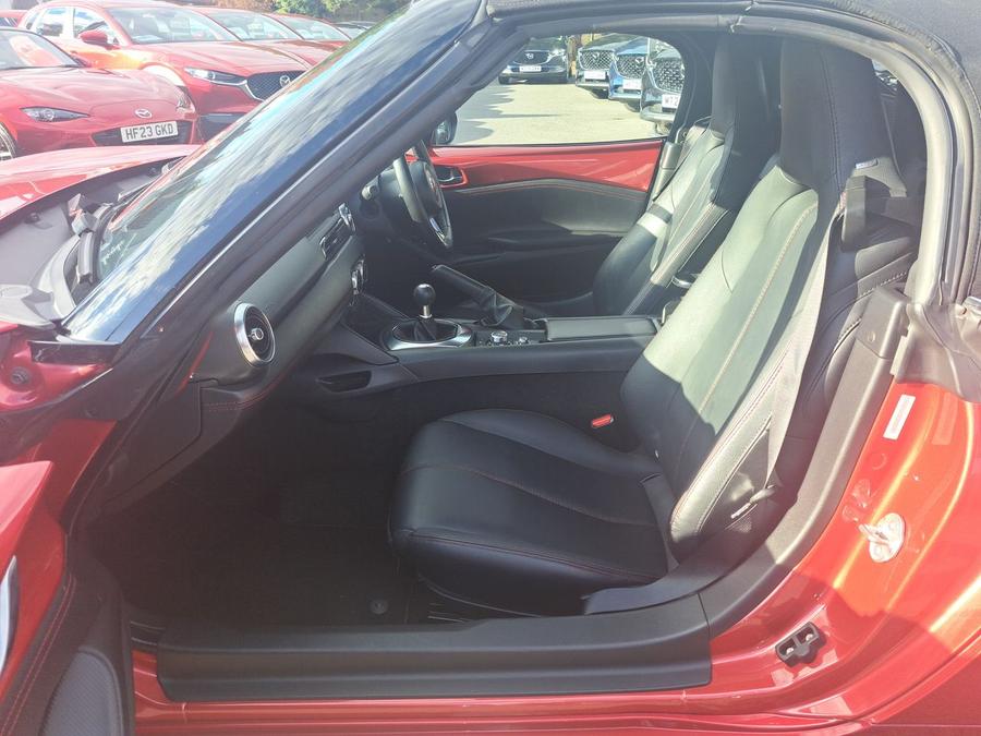 Mazda MX-5 Photo spincar-687a11dc11ef17d45b57accaf3391ffa27ff1da7.jpg
