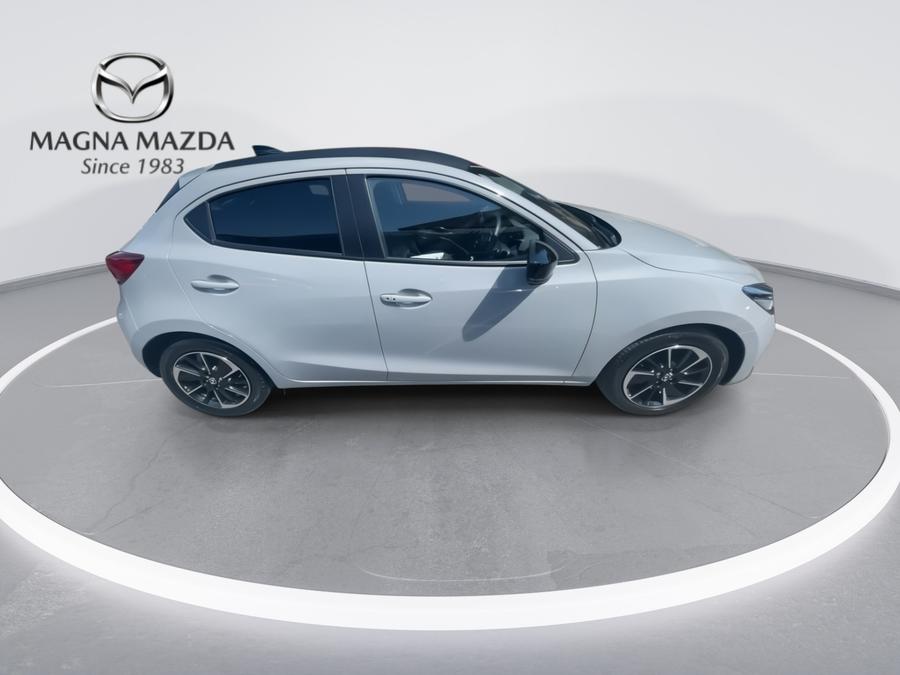 Mazda Mazda2 Photo spincar-695b2072836cd350df128ebd18c4be4e9aa2718f.jpg