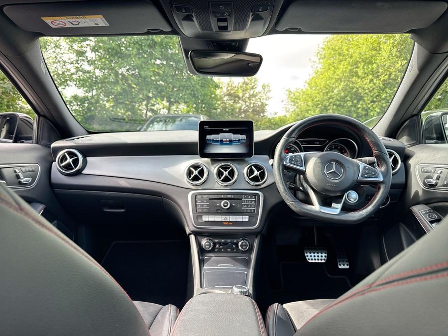 Mercedes-Benz GLA Photo spincar-69890262725078948d0a6ebe92307990639c2f57.jpg