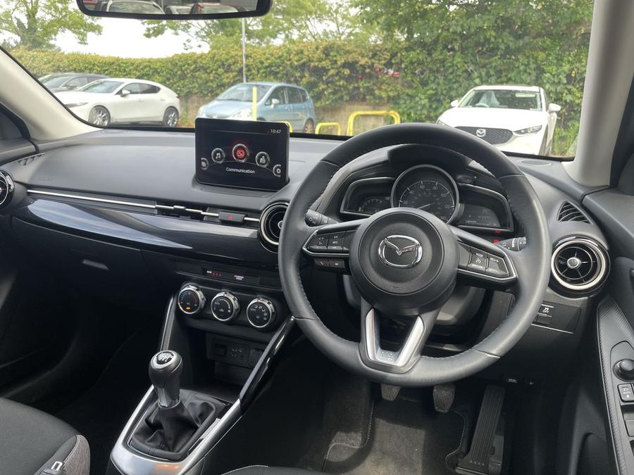 Mazda Mazda2 Photo spincar-6aa73c9d4e52c811188dac847f775f116796ee79.jpg