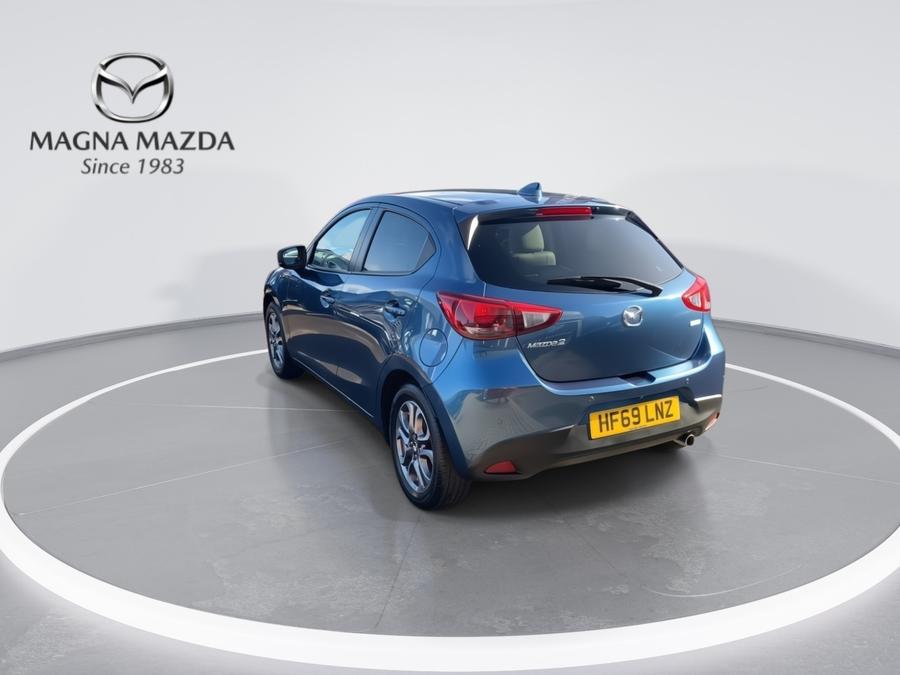 Mazda Mazda2 Photo spincar-6c2c42ee2b10f8011e9b7792630b833b65b0543b.jpg