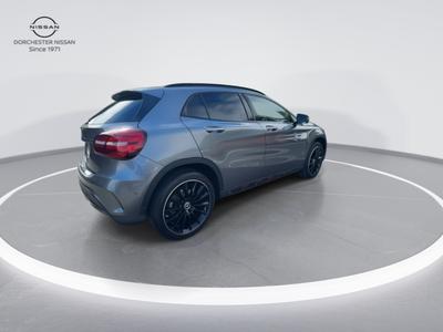 Mercedes-Benz GLA Photo 9