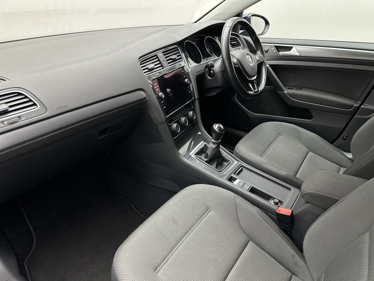 Volkswagen GOLF Photo 18